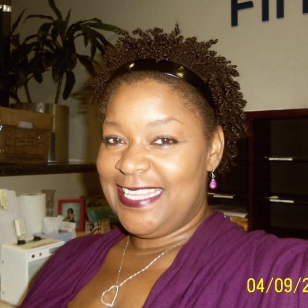 Meet your Posher, Alma